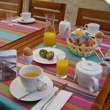 尤卡斯特鲁宾馆 *