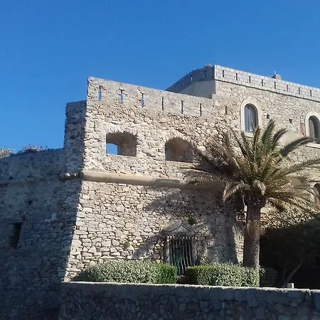 U Castellu * Algajola (Corsica)