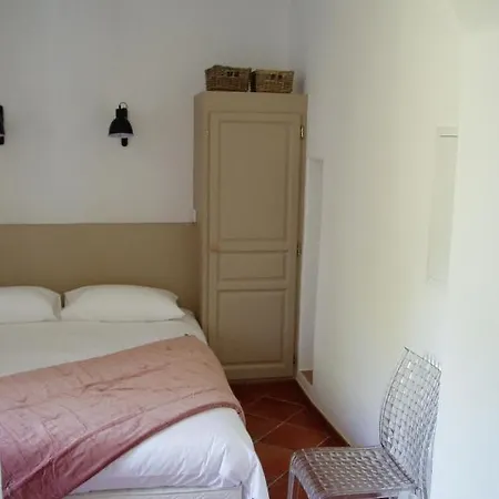 Couette-café U Castellu Algajola (Corsica)