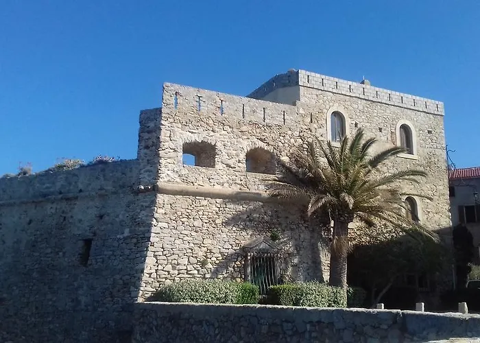 U Castellu * Algajola (Corsica)